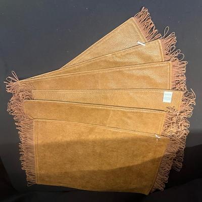 Six Silverado Placemats & Matching Table Runner (LR-MG)