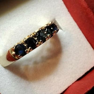 Mesmerizing Vintage 14 kyg Blue Sapphire Ring Sz. 6.5