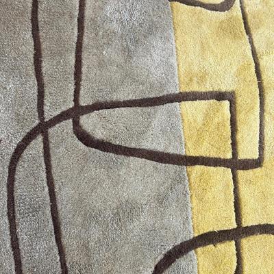 5’ x 7.5’ Momeni Acrylic Rug (LR-MG)