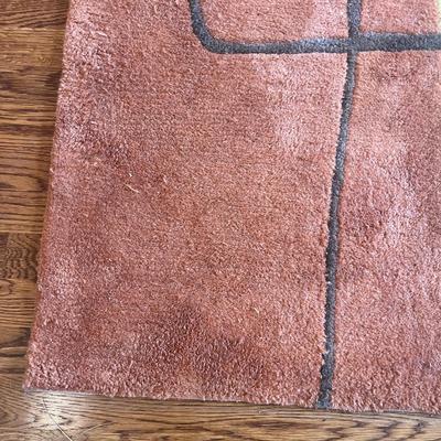 5’ x 7.5’ Momeni Acrylic Rug (LR-MG)