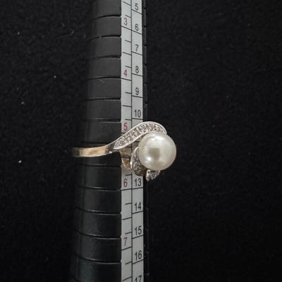 14kt Pearl & Diamond Ring