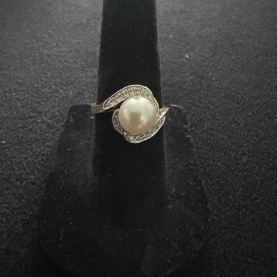 14kt Pearl & Diamond Ring