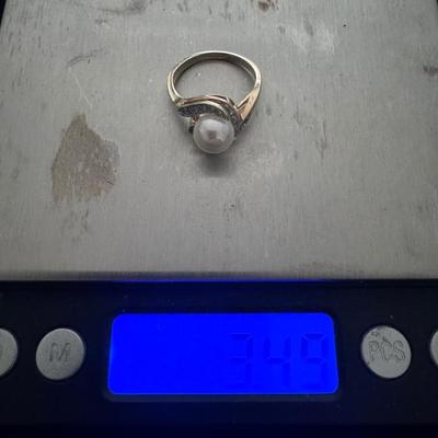14kt Pearl & Diamond Ring