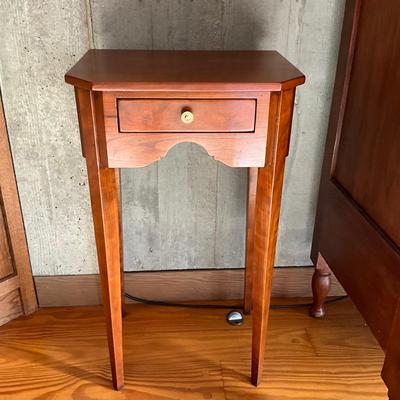 UC800 Small Cherry Single Drawer Table