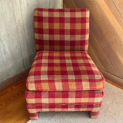 UC802 Small Buffalo Check Slipper Chair