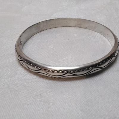 Vintage Tahe Signed Navajo Hand Stamped Handmade 925 Bracelet
