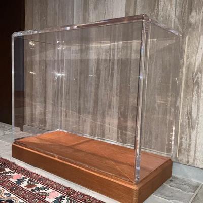 FB835 Large Acrylic Display Cabinet
