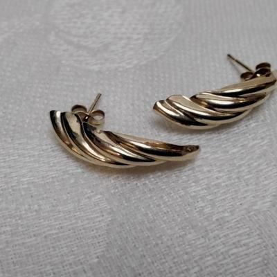Vintage Sculpted Textured 14K Earrings