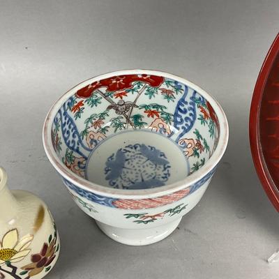 D843 Red Asian Wood Tray with Porcelain Vases and Pedestal Bowl