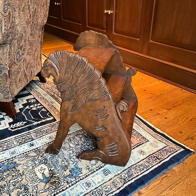 FR848 Vintage Pecan Carved Lion Bed Steps