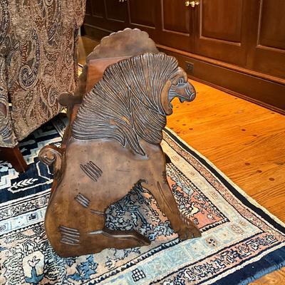 FR848 Vintage Pecan Carved Lion Bed Steps