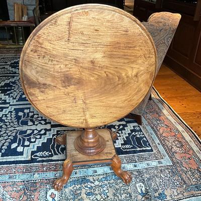 FR851 Antique Pedestal Tilt Top Clawfoot Table