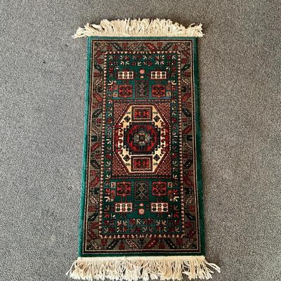 FR895 Small Couristan Wool Oriental Rug 2'3" x 3'9"