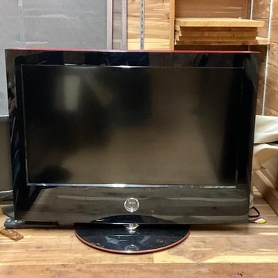 FR901 LG 32" Flatscreen Television on Stand