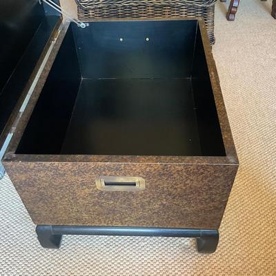 GH905 Chinese Mottled Gold & Black Chinoiserie Chest / Side Table