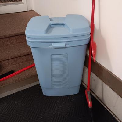 COMMERCIAL RUBBER BACK RUG, TRASH CAN ON WHEELS, SWIVEL BAR STOOL AND MORE
