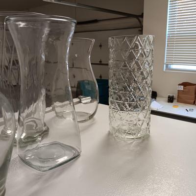 A VARIETY OF FLOWER VASES