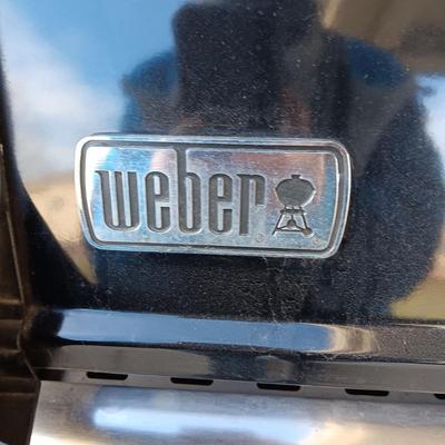 VERY NICE WEBER PROPANE GRILL W/TANK & COVER