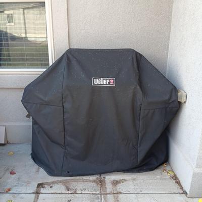 VERY NICE WEBER PROPANE GRILL W/TANK & COVER