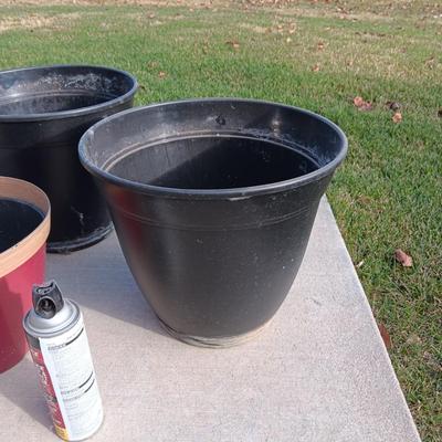 3 PLASTIC FLOWER POTS, NEW ALUMINUM SCOOP AND WASP SPRAY