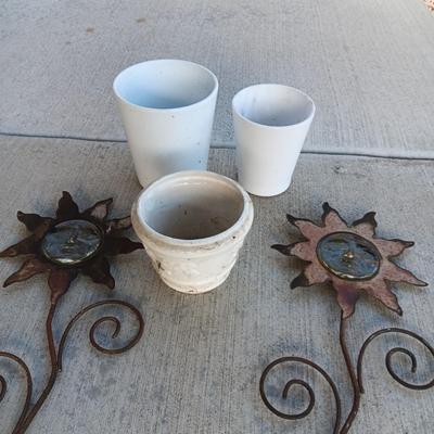 2 STAKEDS IRON AND GLASS SUNS, 3 SMALLER FLOWER POTS AND WALL HUNG SIGNS