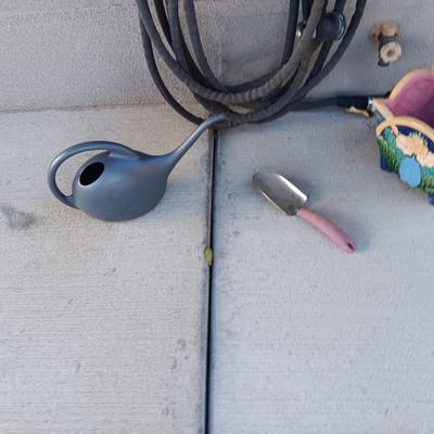 GARDEN HOSE W/SPRAYER, NICE CERAMIC FLOWER POT AND MORE