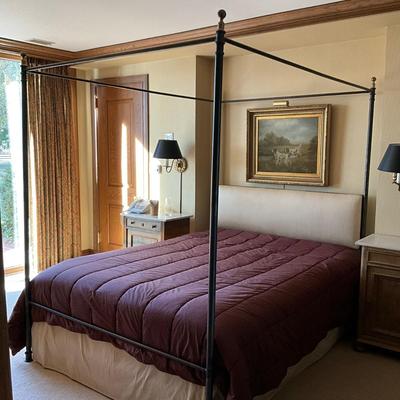 GH922 Vintage Wrought Iron Upholstered Queen Canopy Bed