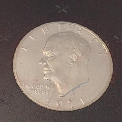 1971 U.S. Mint Eisenhower Silver Dollar Uncirculated (#44)