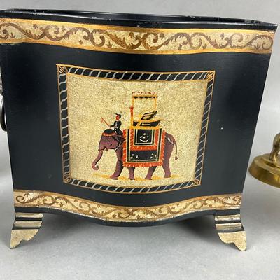 D946 Decorative Elephant Figures and Decor