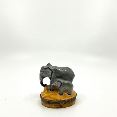 D949 Elephant Limoges Porcelain Box