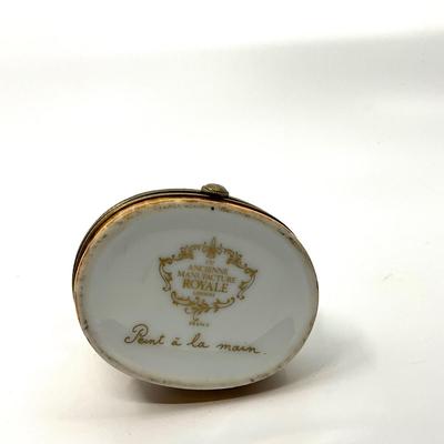 D949 Elephant Limoges Porcelain Box