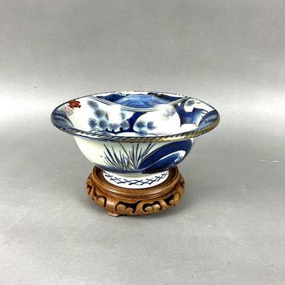 K958 Antique Blue and White Imari Chinese Bowl on Stand