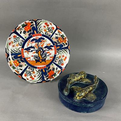 K961 Vintage Imari Melamine Round Tray with Paper Mache Koi Fish Covered Box