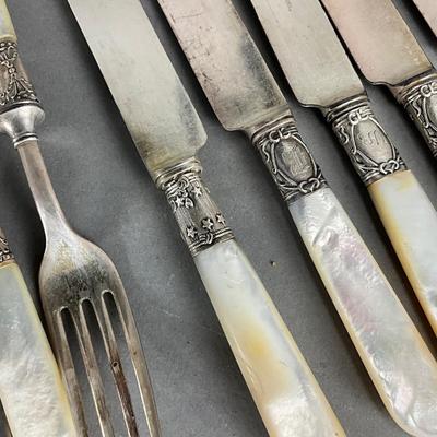 K970 Set of Antique Pearl Handled Forks and Dinner Knives, with Trivet