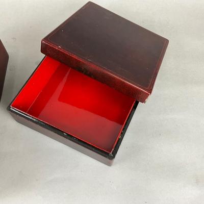 D973 Set of Lacquered Boxes and Chinese Boading