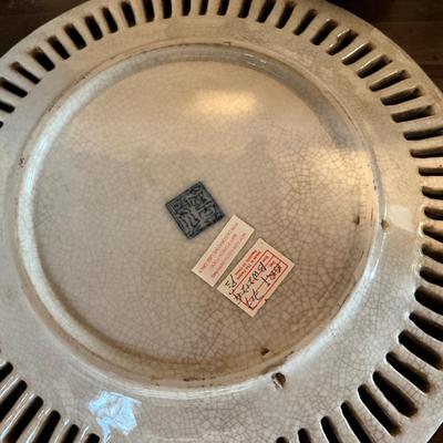 D975 Antique Chinese Plate with Metal Horse Sculpture