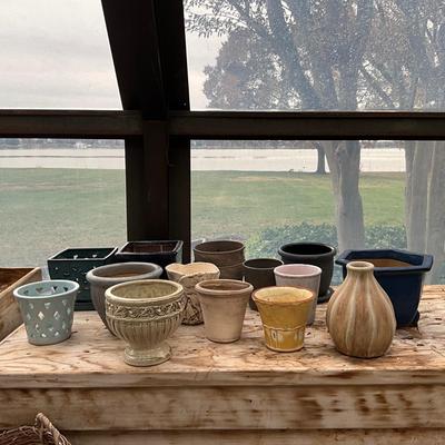 SR997 Lot of Various Flower Pots Planter