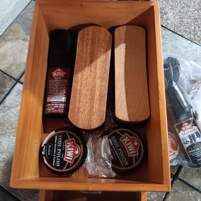 SHOE SHINE KIT W/EVERYTHING YOU'LL NEED