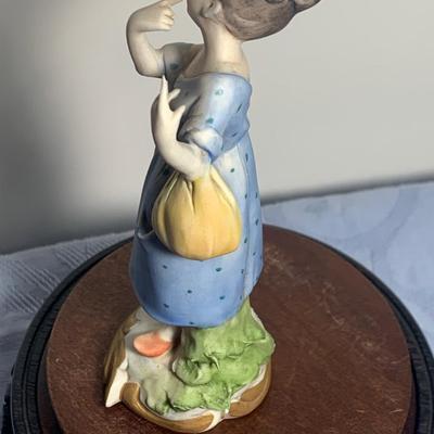 Figurine