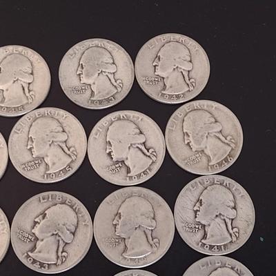 Assortment of 1941-1949 U.S. Mint Washington Head Silver Quarters Circulated (#86)