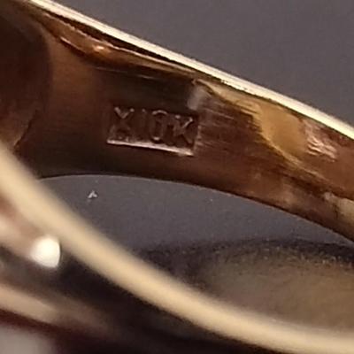 Men's 10K Gold Ring with Amethyst Stone 7.5 Grams- Size 9 1/2