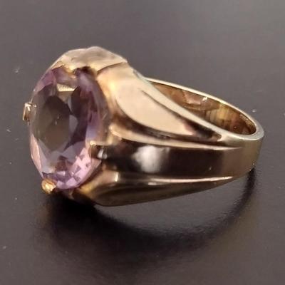 Men's 10K Gold Ring with Amethyst Stone 7.5 Grams- Size 9 1/2