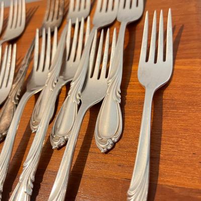 International Sterling Rhapsody Flatware Set 70 Pc. 2548 g.