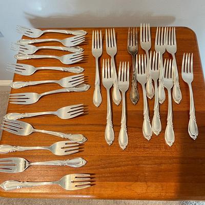 International Sterling Rhapsody Flatware Set 70 Pc. 2548 g.