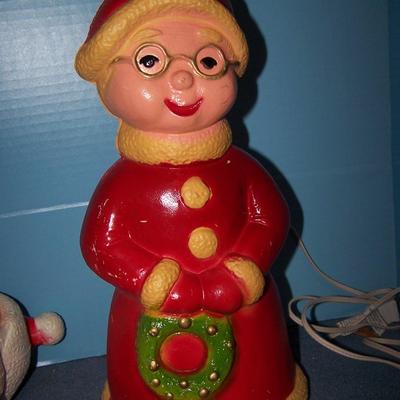 LOT 1 FAB MID CENTURY SANTA & MRS CLAUS BLOW MOLDS