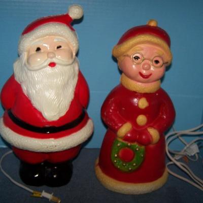 LOT 1 FAB MID CENTURY SANTA & MRS CLAUS BLOW MOLDS