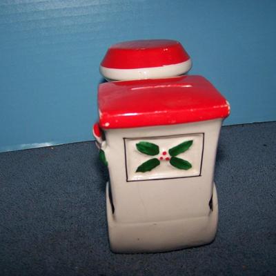 LOT 5 MCM SANTA & ELF TRAIN ENGINE BANK