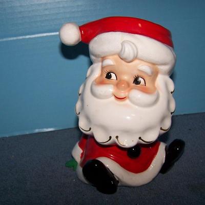 LOT 7 SWEET MCM SITTING SANTA PARMA