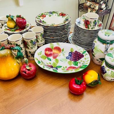 Fruit and Fruit Dishes Lot