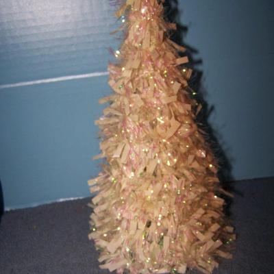 LOT 18 GREAT CHRISTMAS STUFF--DEBBIE MUMM TELCO plus